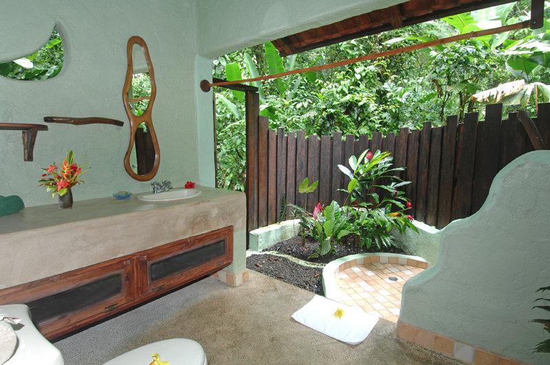 Playa Nicuesa Rainforest Eco Sanctuary Golfito Bagian luar foto