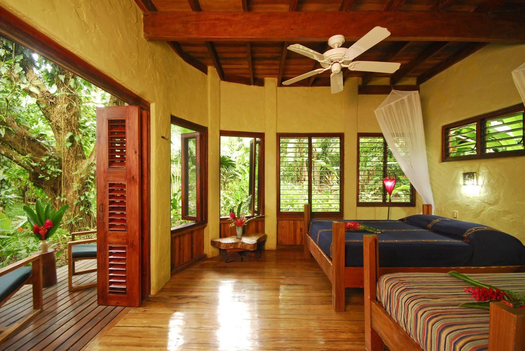 Playa Nicuesa Rainforest Eco Sanctuary Golfito Bagian luar foto